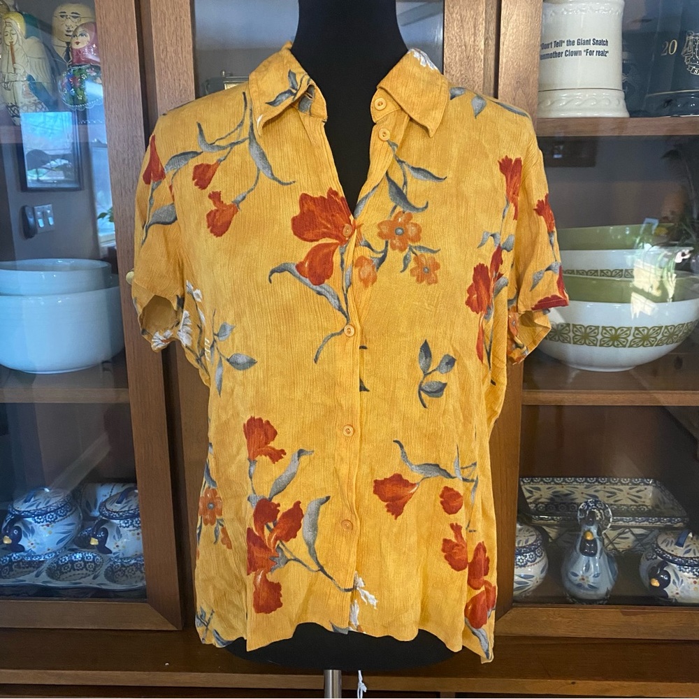 Vintage 90’s Cottage Floral Button Down Collared Shirt